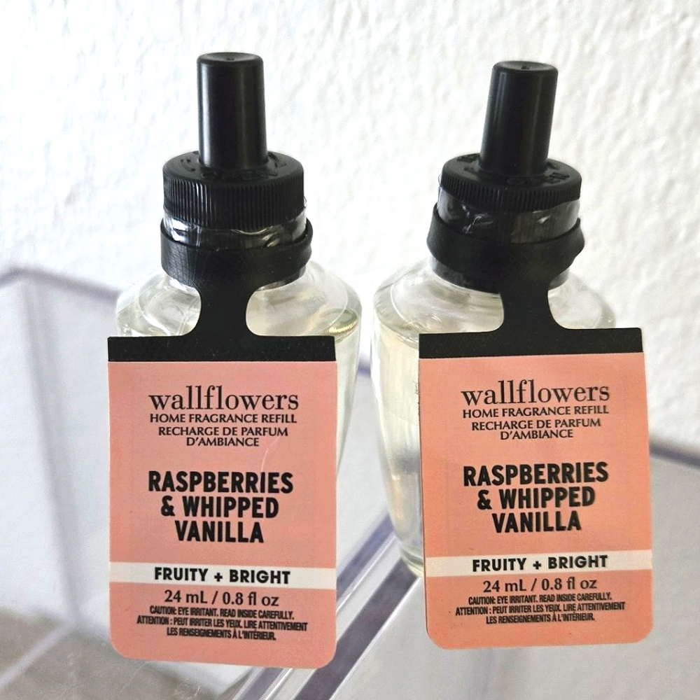 Raspberries & Whipped Vanilla WALLFLOWERS • Bath & Body Works
